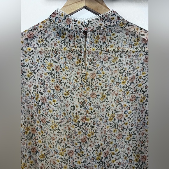 Floral Print Sheer Blouse - Picture 4 of 7